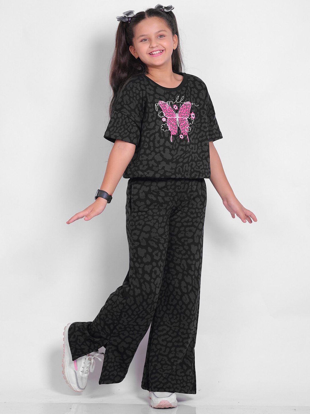 

Little Carrot Girls Printed Round Neck Top With Palazzos, Black