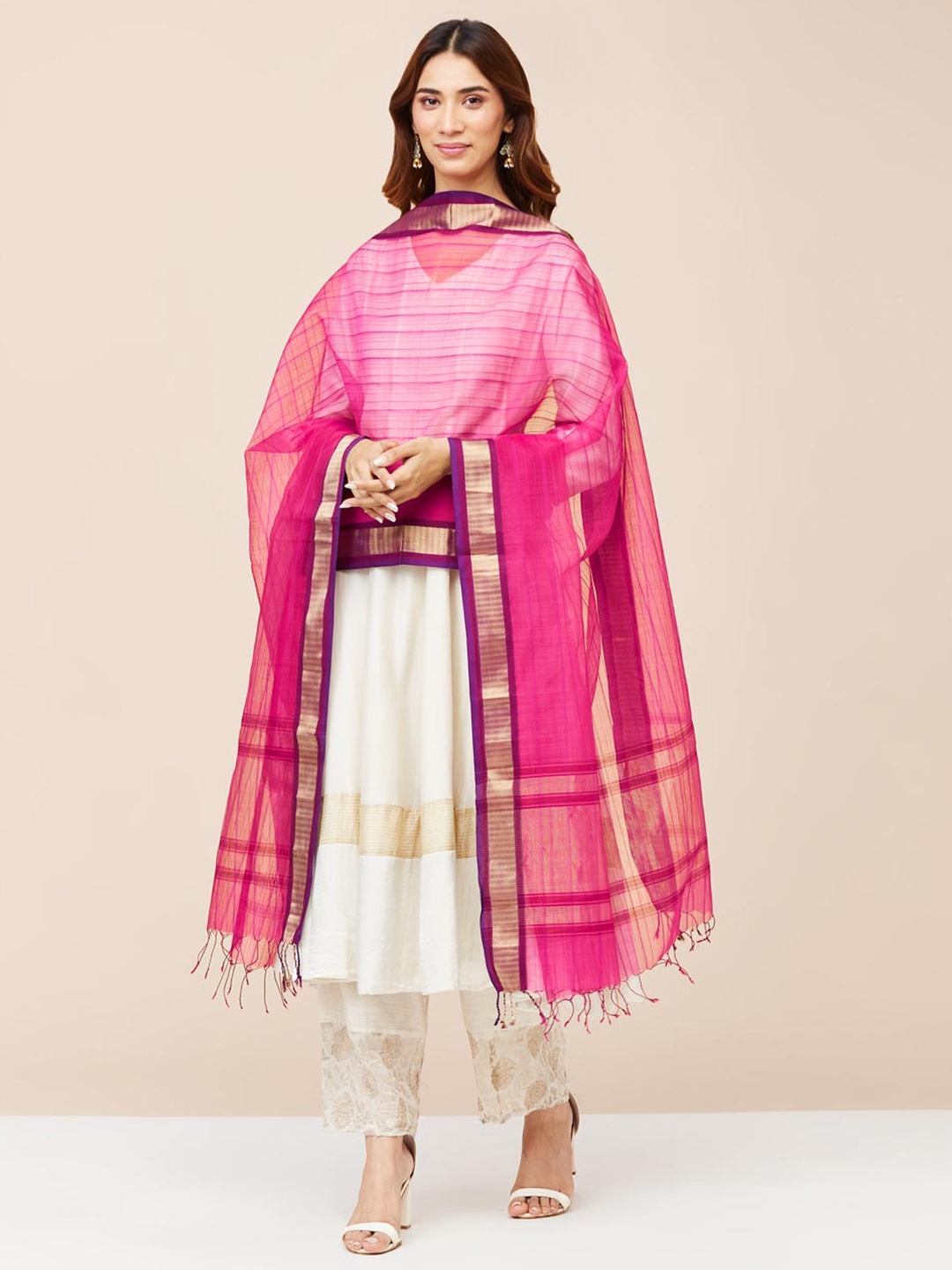 

Fabindia Woven Design Cotton Silk Dupatta with Zari, Magenta