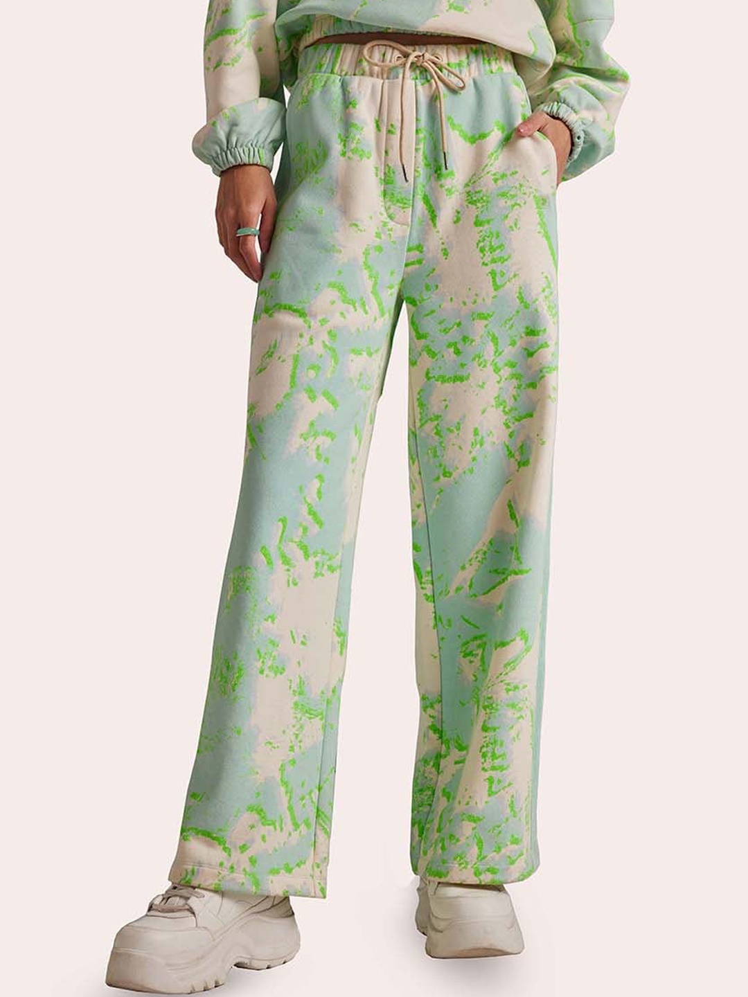 

Muvazo Women Abstract Printed Straight Fit Fleece Parallel Trouser, Green