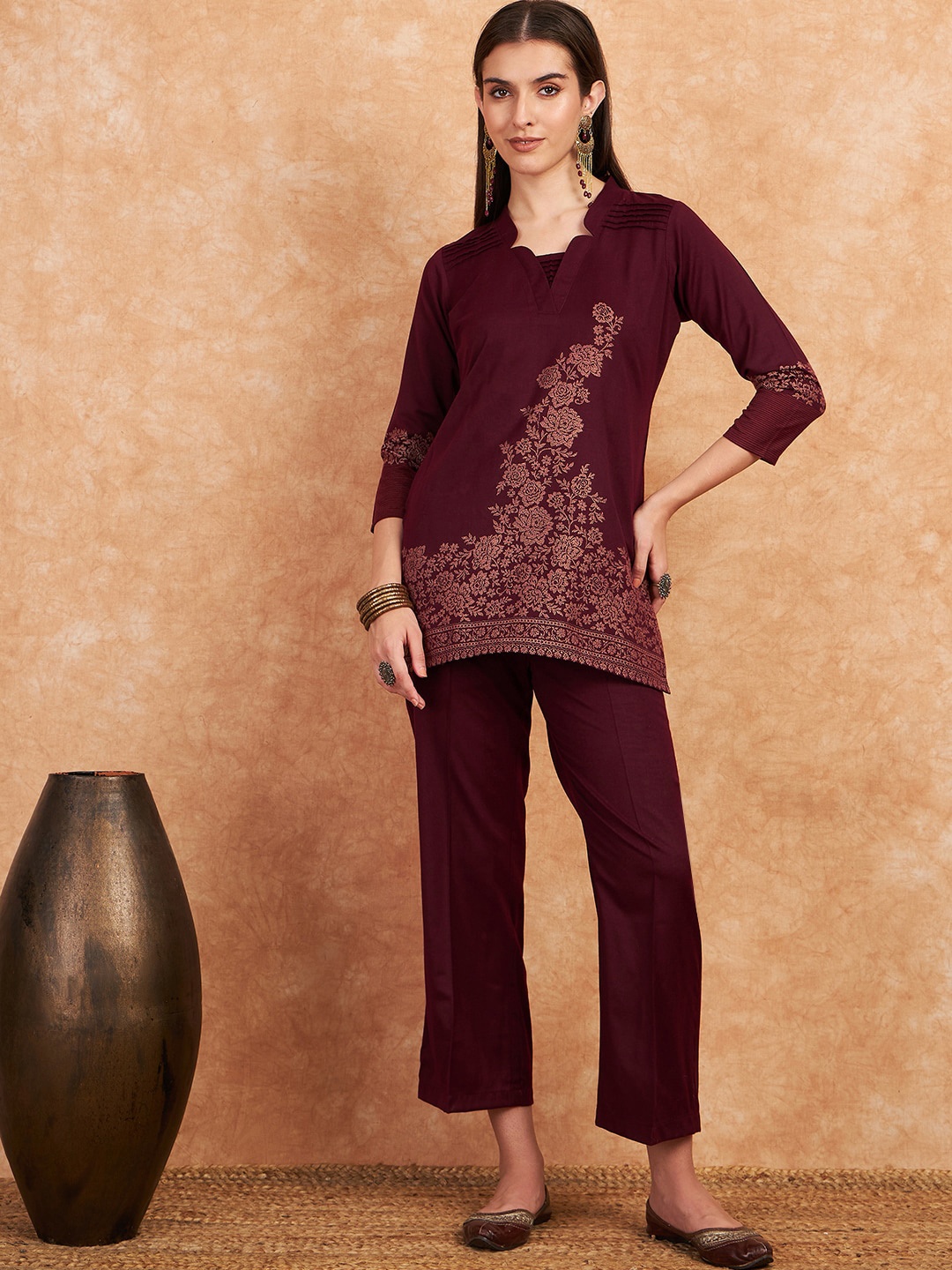 

HK colours of fashion Floral Printed Mandarin Collar Pashmina Kurti with Trouser, Maroon