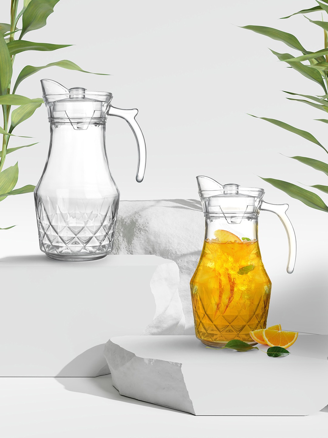 

Treo Transparent Glass Jug with Lid & Handle 1.6l