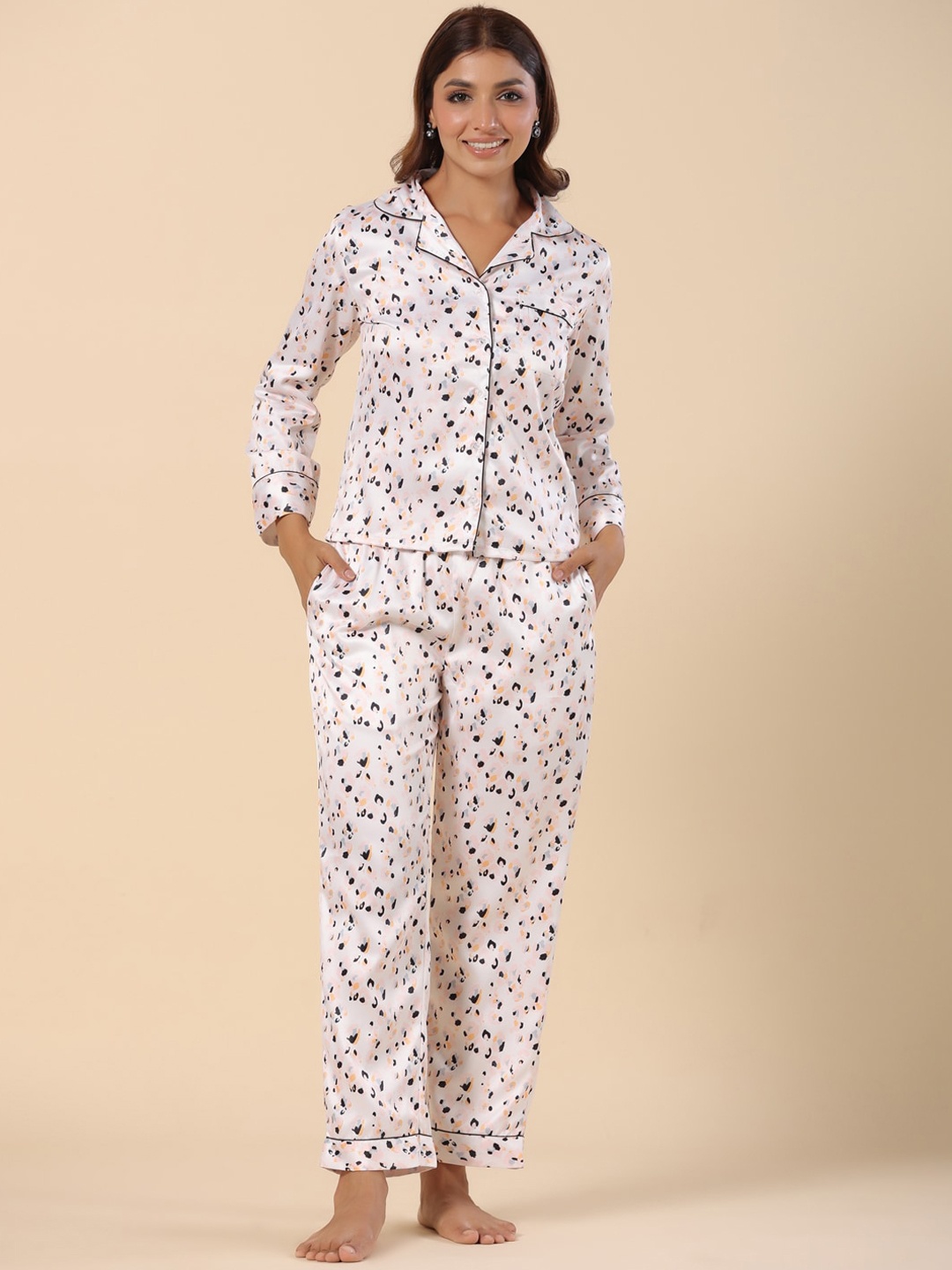 

ETC Cream-Coloured & Black Abstarct Printed Lapel Collar Night Suit