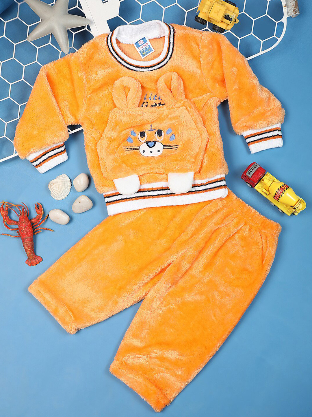 

V-Mart Kids Self Design T-shirt With Trousers, Mustard