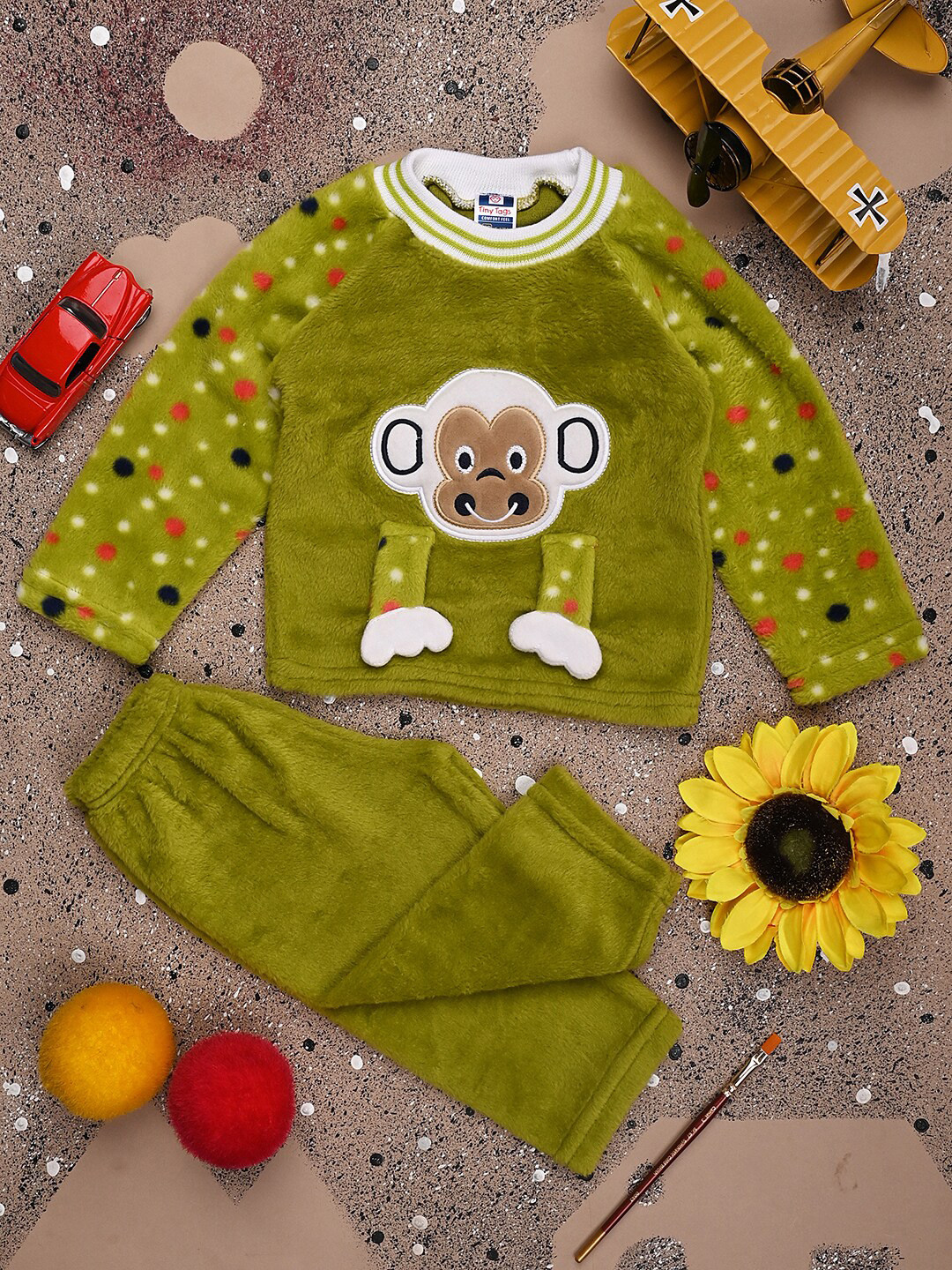 

V-Mart Infants Self Design T-shirt With Pyjamas, Green