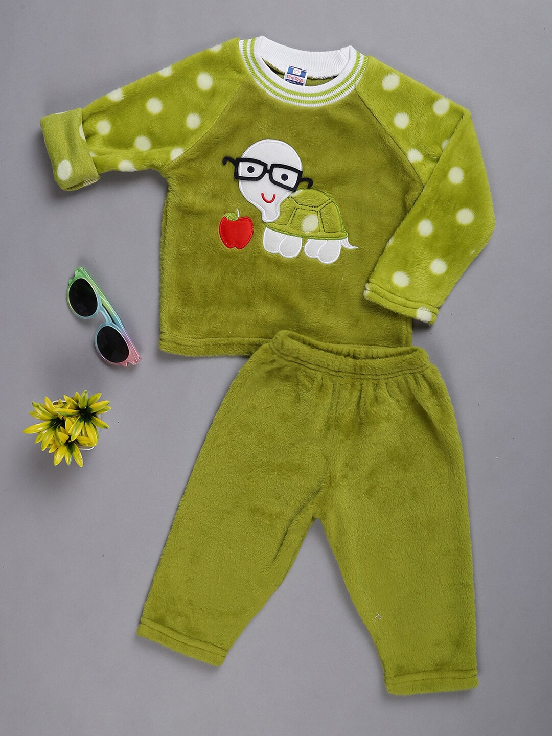 

V-Mart Kids Self Design Round Neck Long Sleeve T-shirt With Pyjama, Green