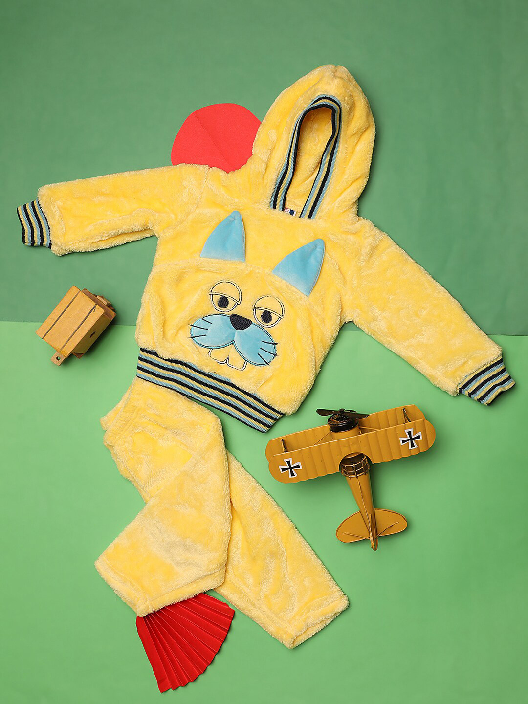 

V-Mart Kids Self Design Sweatshirt with Trousers, Yellow