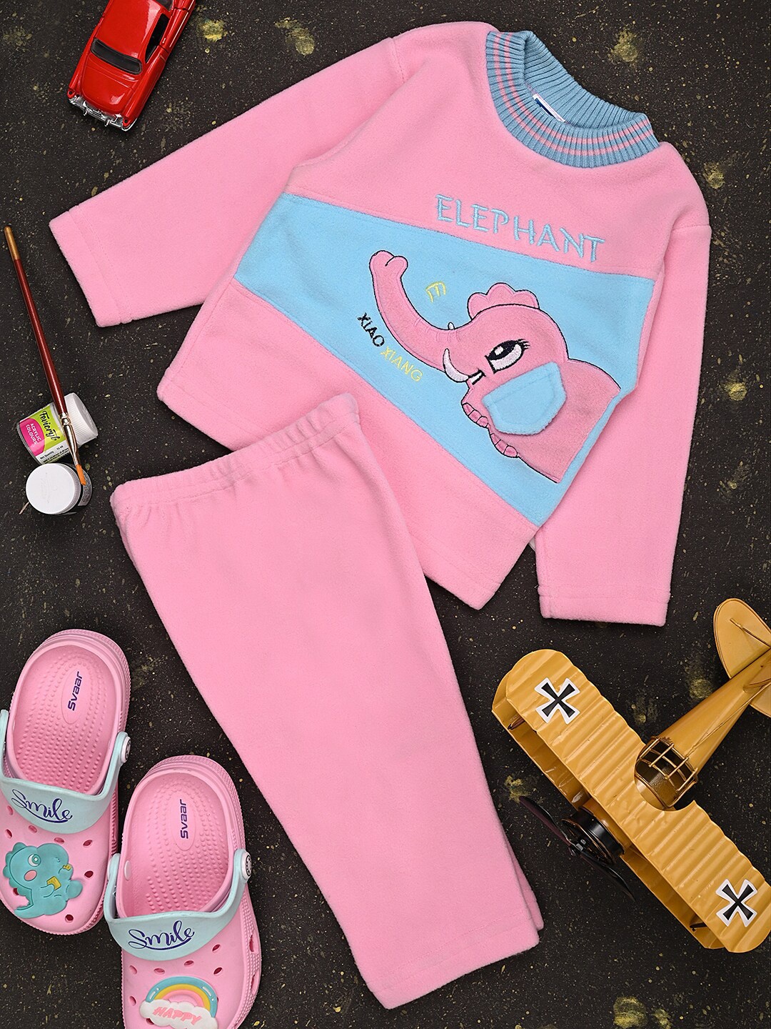 

V-Mart Kids Self Design Fleece T-shirt with Pyjamas, Pink