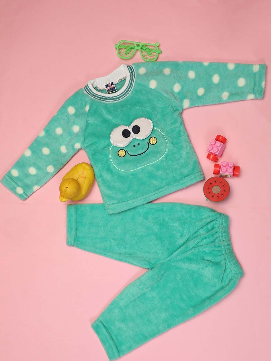 

V-Mart Kids Printed T-shirt with Trousers, Green