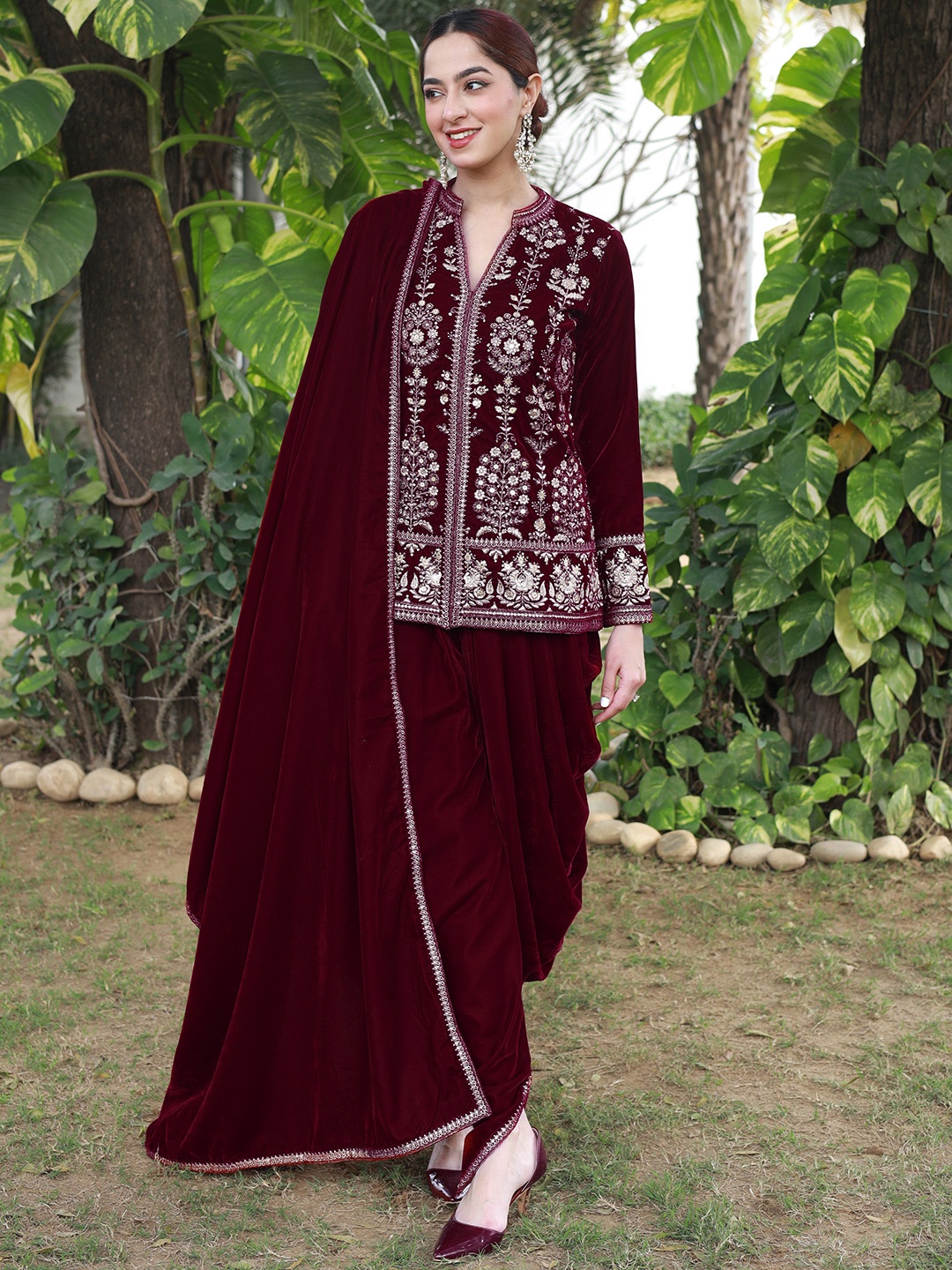 

Libas Art Floral Embroidered Sequinned Velvet Kurti with Dhoti Pants & Dupatta, Maroon