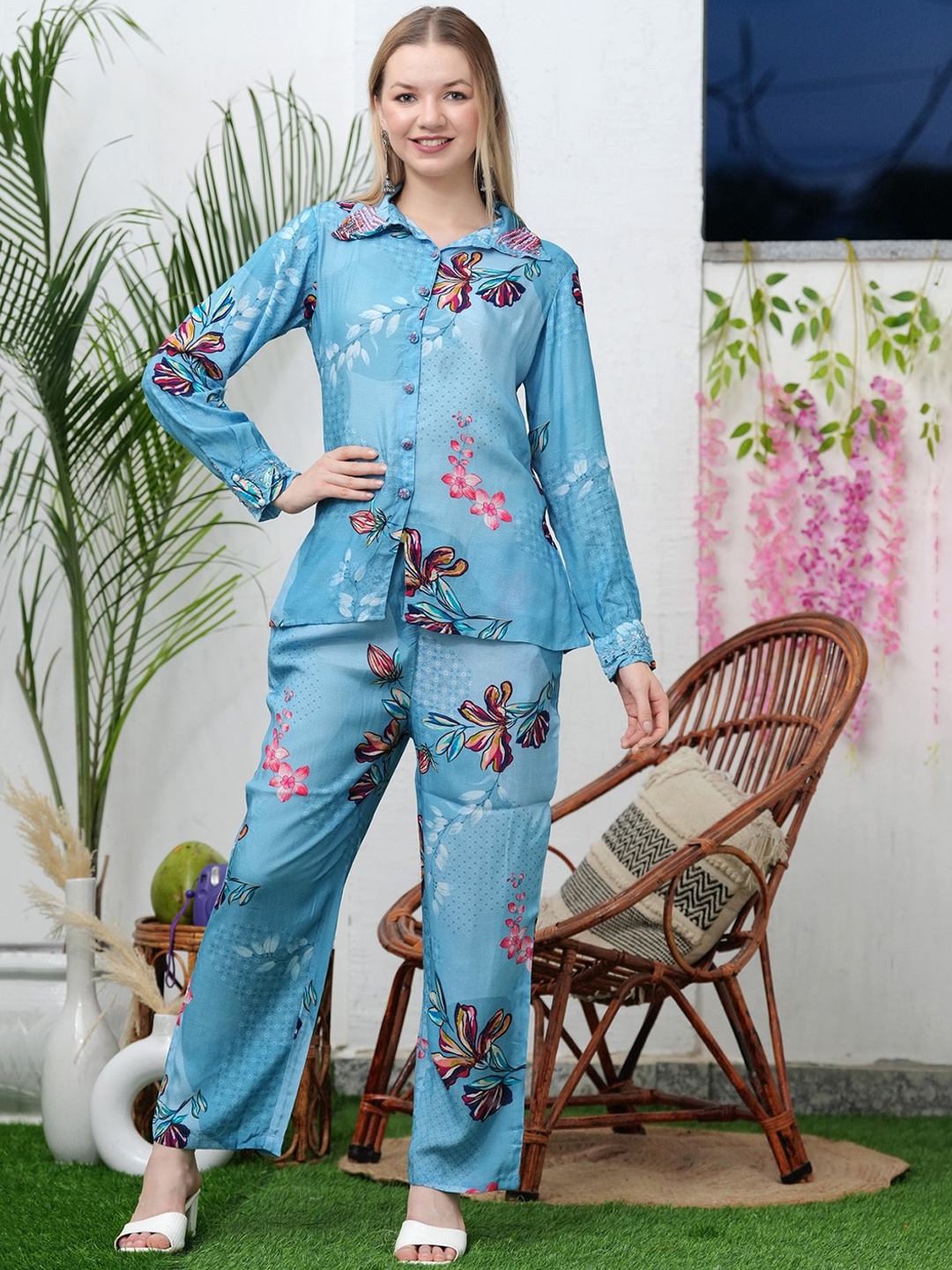 

Hatheli Floral Printed Shirt Collar Pure Silk Shirt With Trouser, Blue