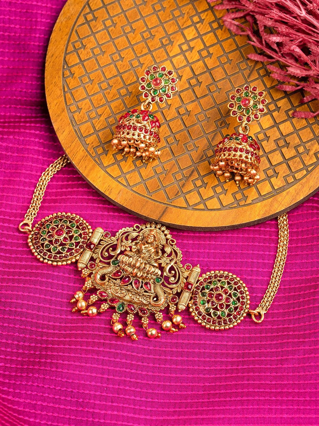 

Priyaasi Gold-Plated Stone Studded Jewellery Set