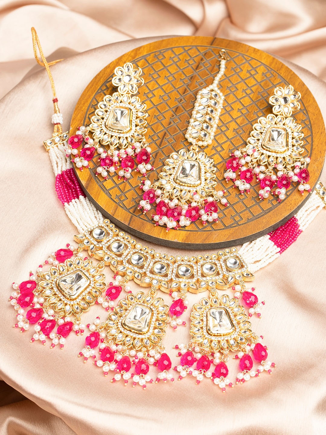 

Priyaasi Gold-Plated Pearls Beaded Jewellery Set