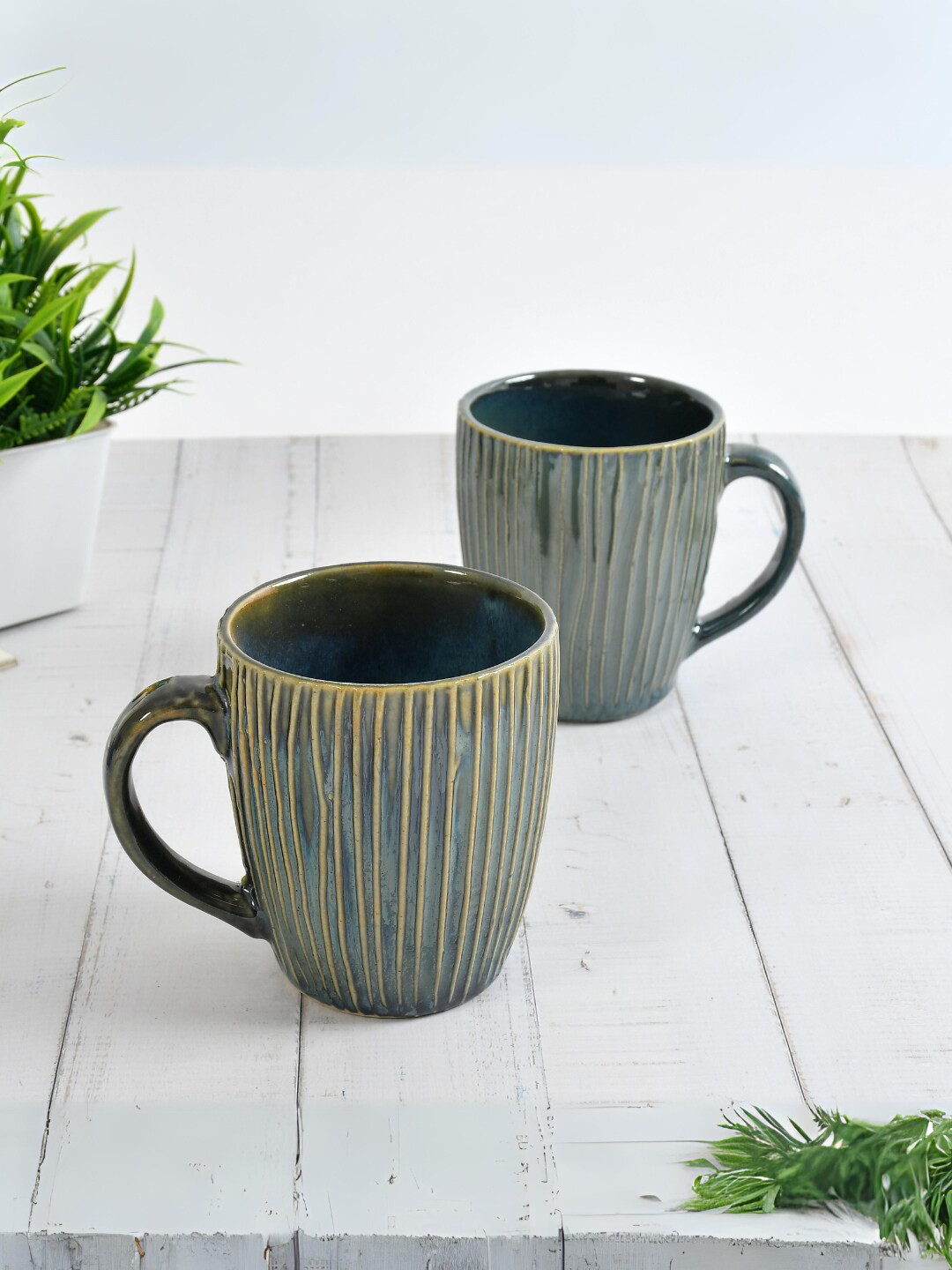 

CLIO'S HERITAGE STORE Green & Cream 2-Pieces Textured Ceramic Glossy Coffee Mugs 300 ml