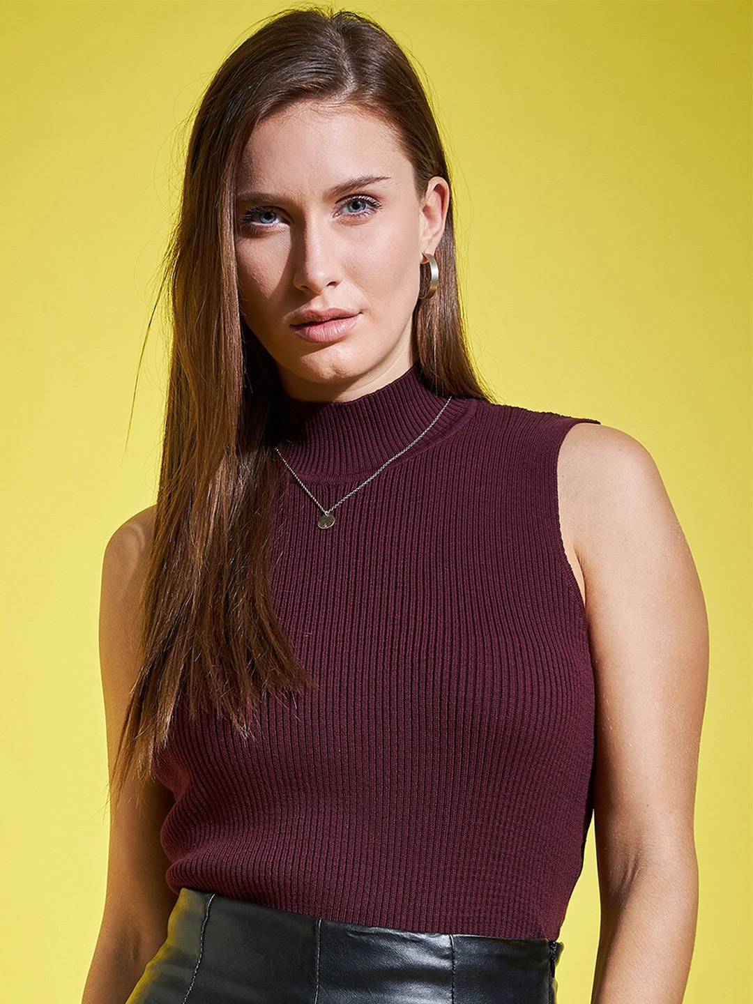 

98 Degree North Turtle Neck Cotton Crop Pullover, Maroon