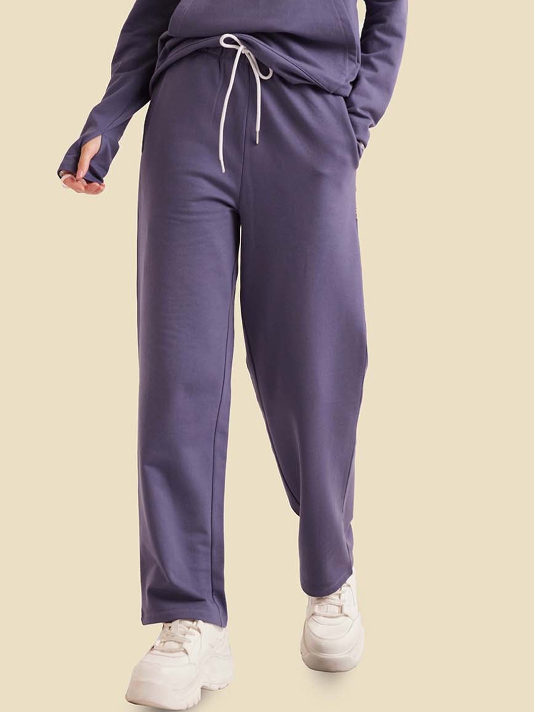 

Muvazo Women Fleece Straight Fit Track Pant, Purple