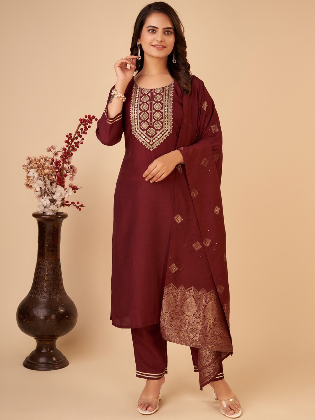 

Ode by House of Pataudi Ethnic Motifs Yoke Design Sequinned Kurta with Trousers & Dupatta, Maroon