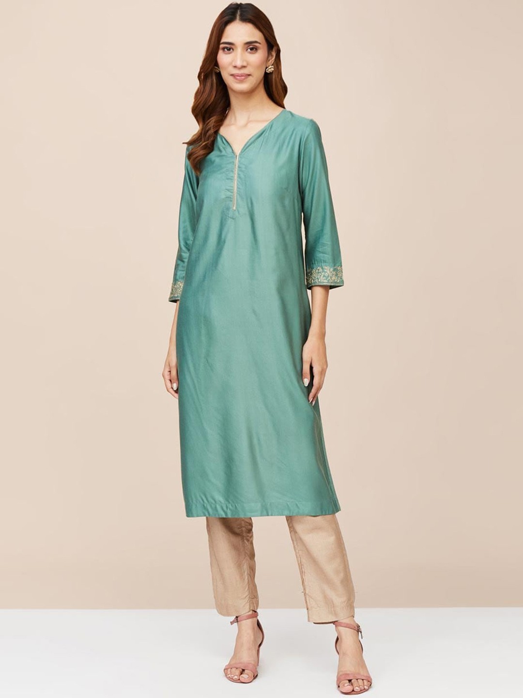 

Fabindia V-Neck Straight Kurta, Green
