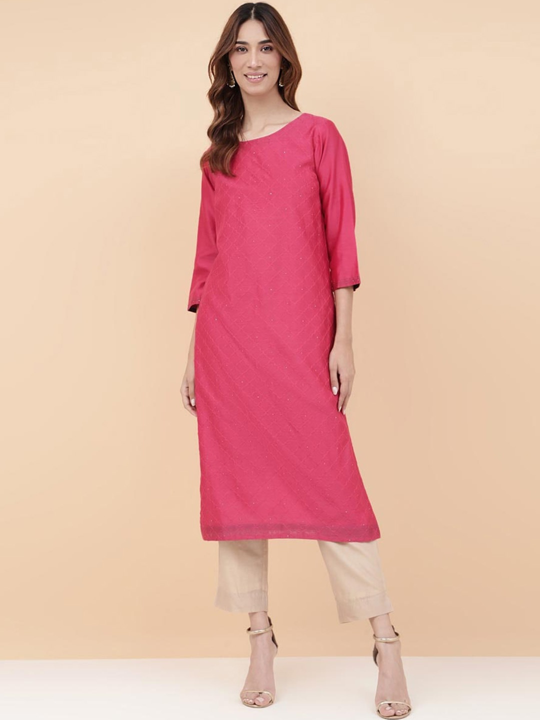 

Fabindia Geometric Embroidered Straight Kurta, Pink