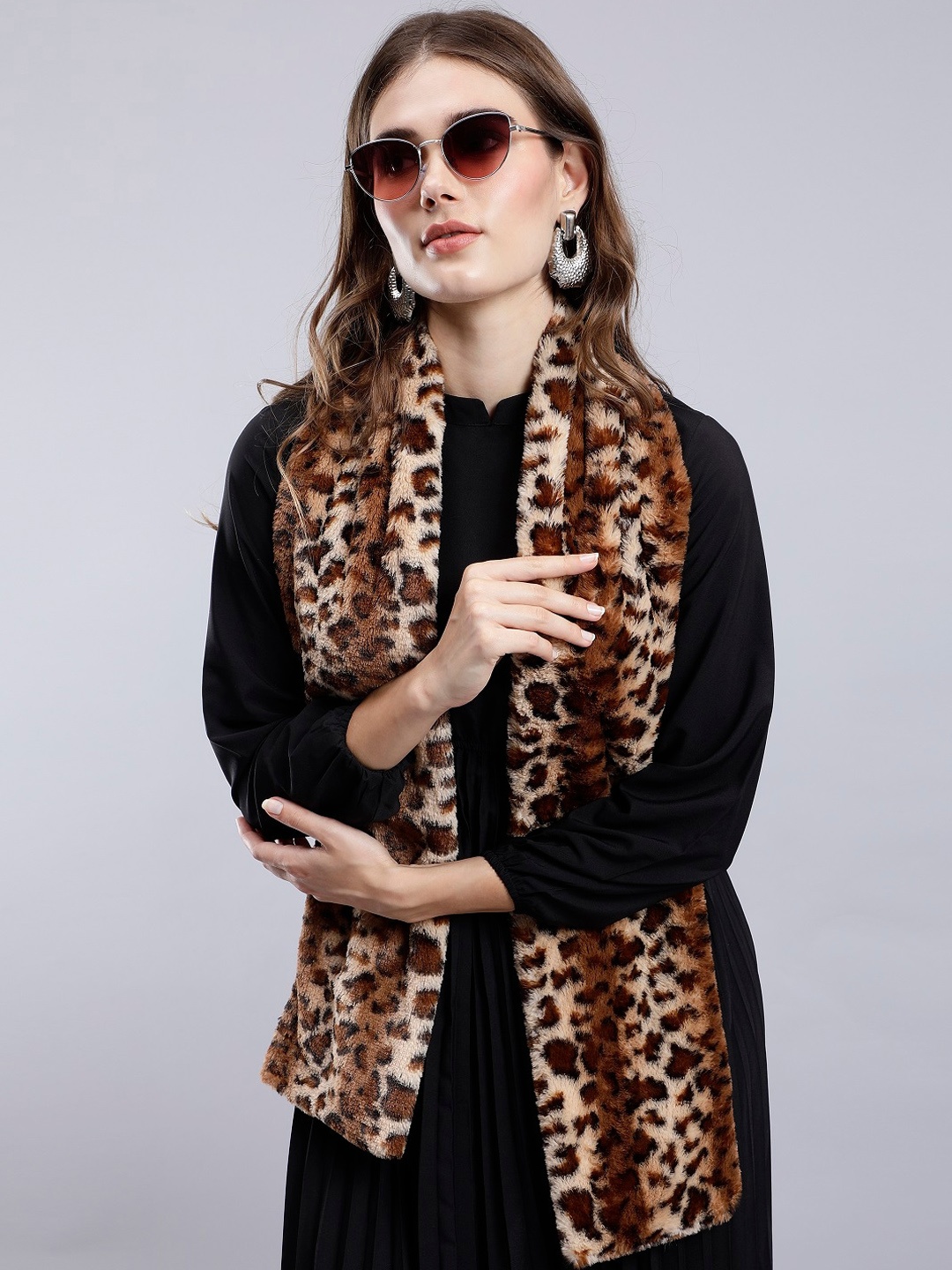 

ANVI Be Yourself Brown Animal Printed Acrylic Muffler