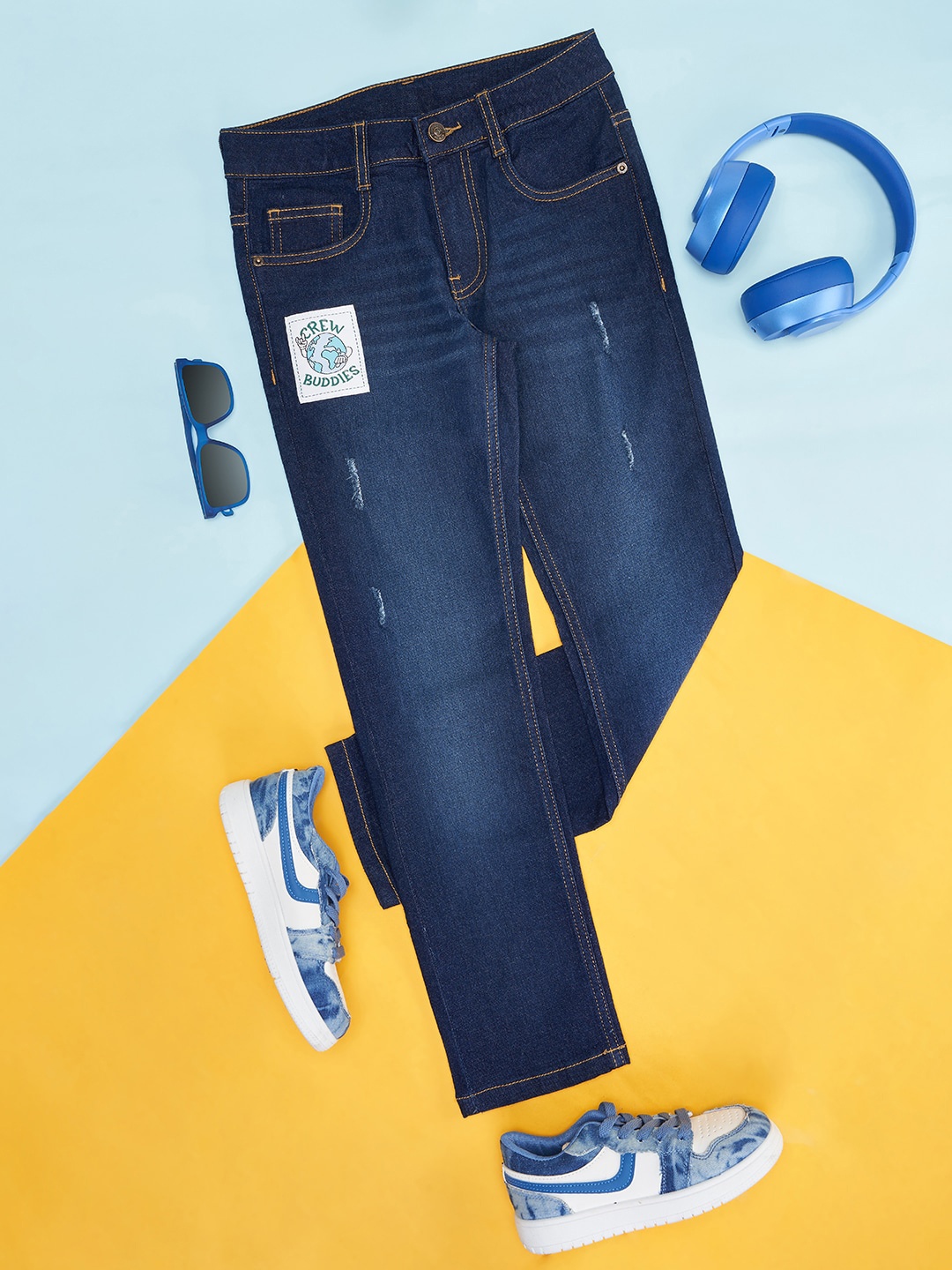 

Pantaloons Junior Boys Blue Mildly Distressed Light Fade Cotton Jeans