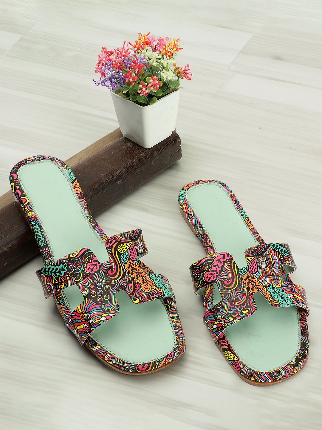 

CLOSHO H- Strap Printed Open Toe Flats, Green