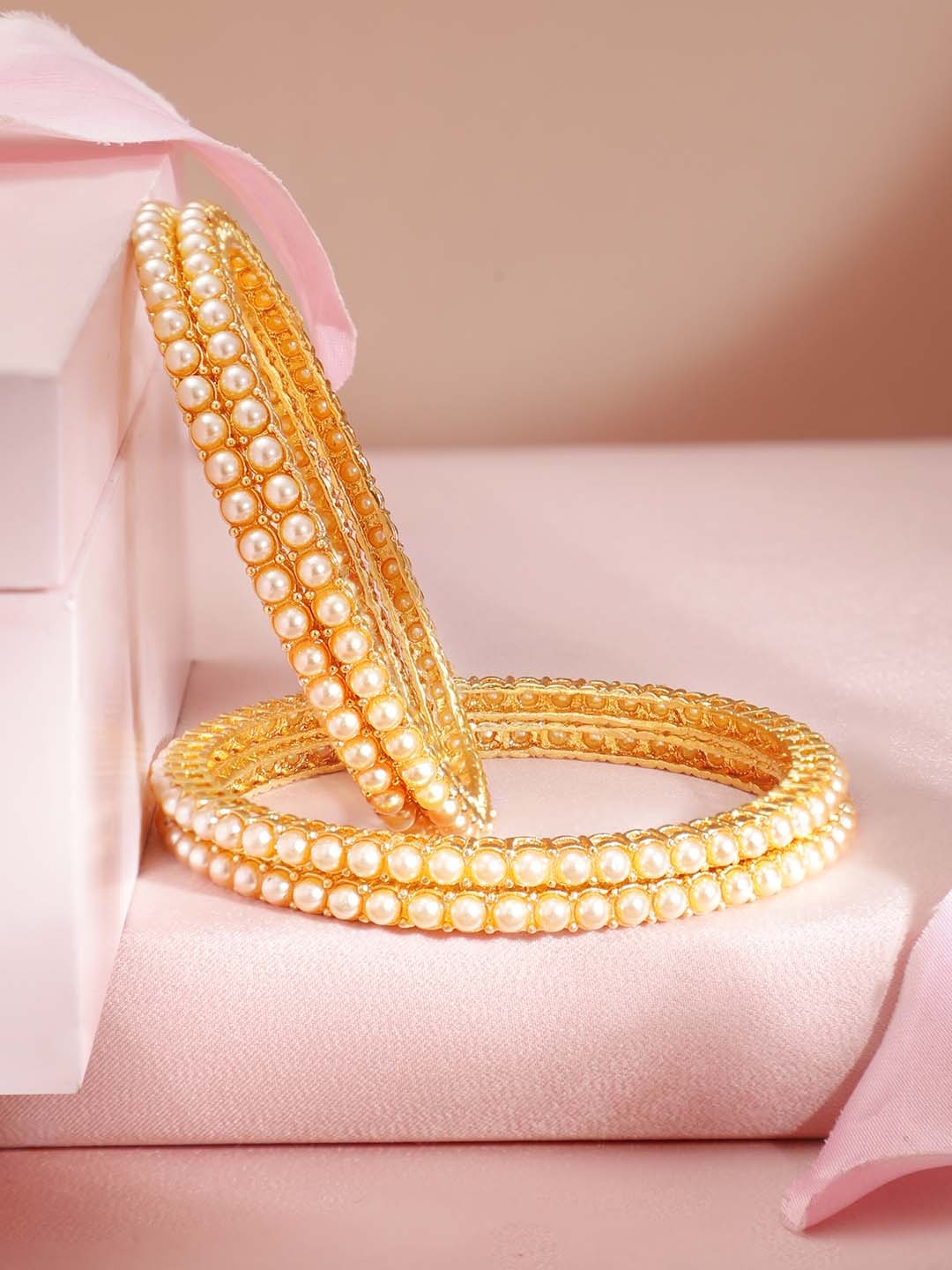 

Rubans Set Of 4 Gold-Plated Pearls Studded Bangles