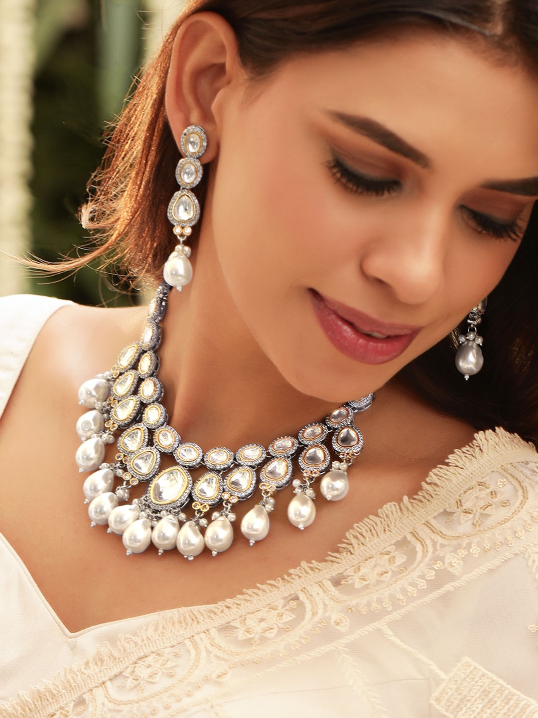 

Rubans Silver-Plated Kundan-Studded & Pearl-Beaded Jewellery Set