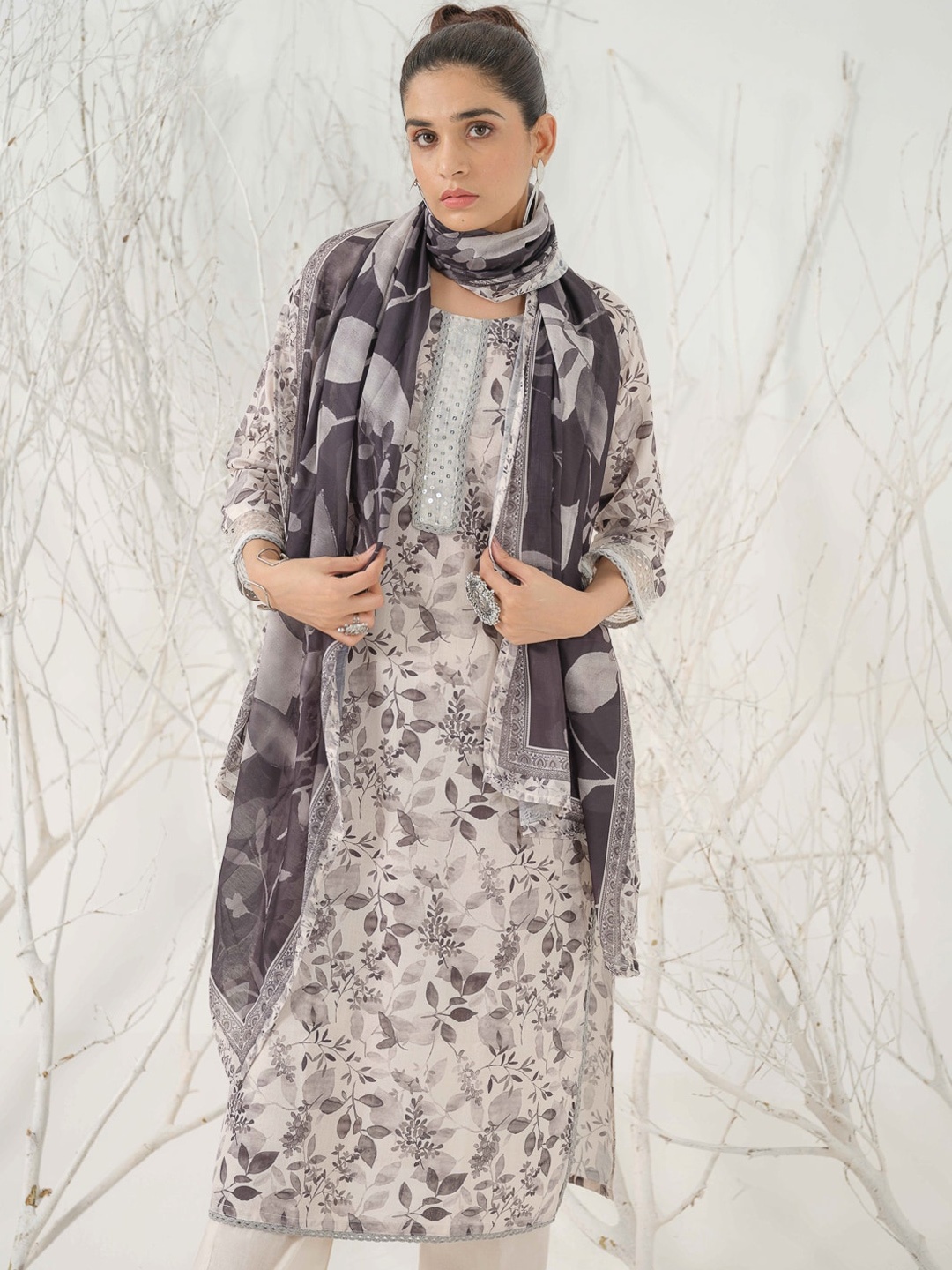 

Sangria Floral Printed Straight Linen Kurta Set, Black