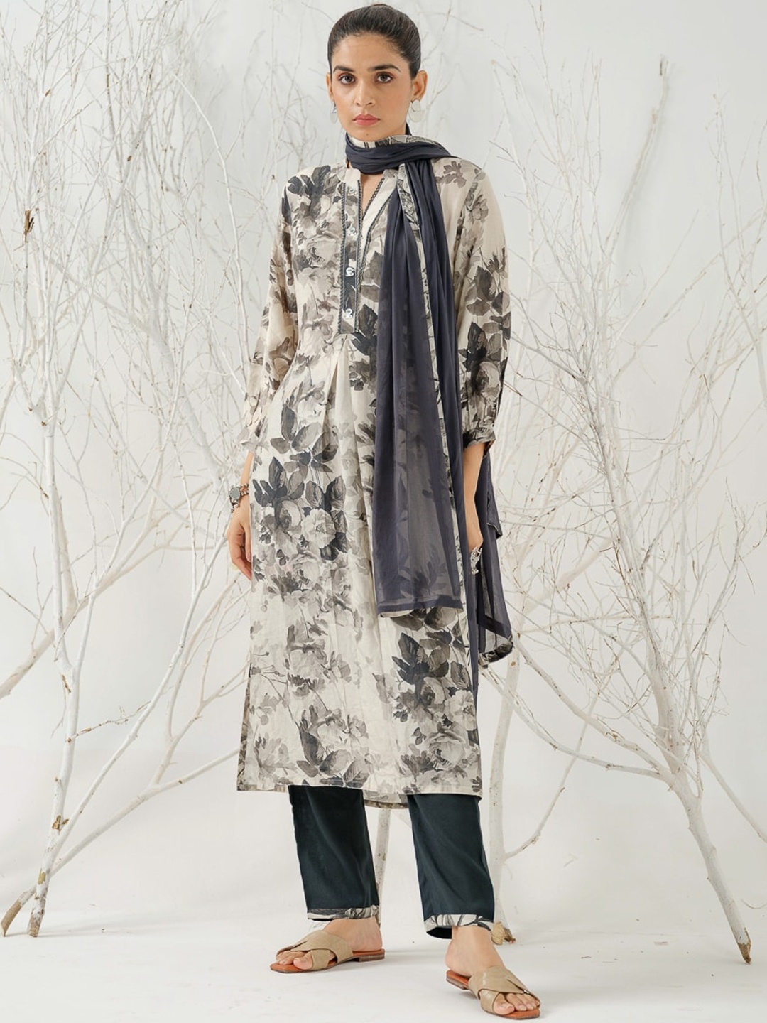 

Sangria Floral Printed Pure Muslin Kurta With Trousers & Dupatta, Black
