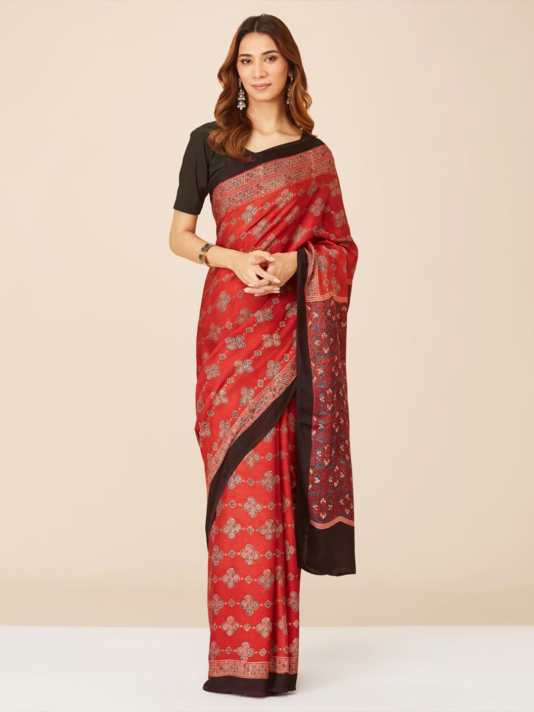 

Fabindia Ethnic Motifs Printed Saree, Maroon