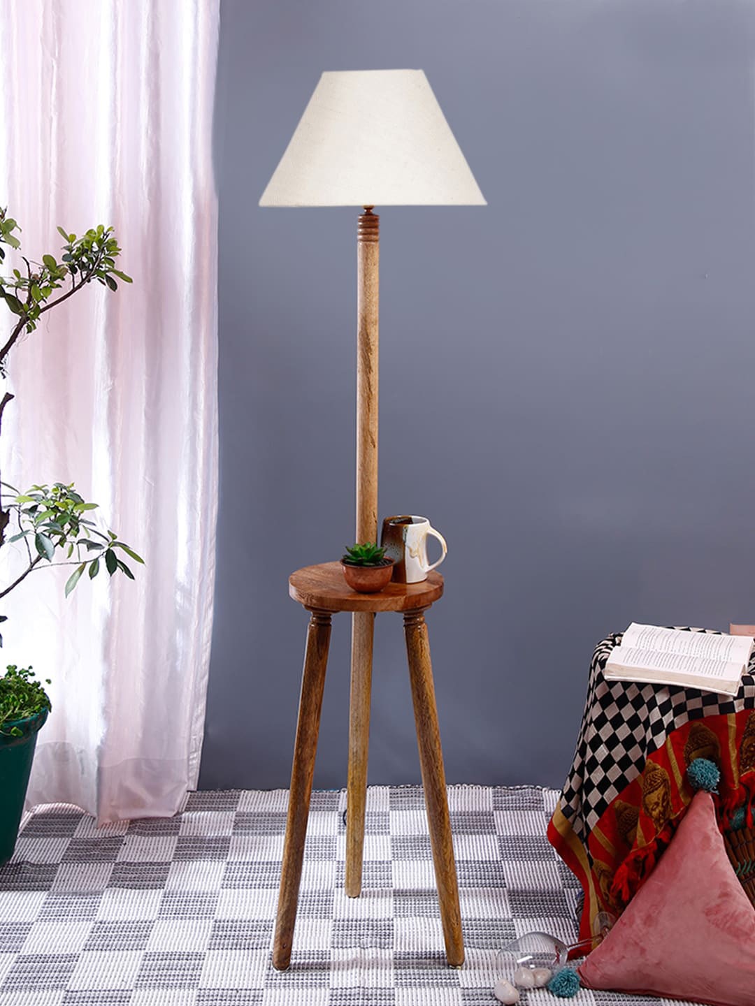 

Devansh White Jute & Wooden Conical Floor Lamp