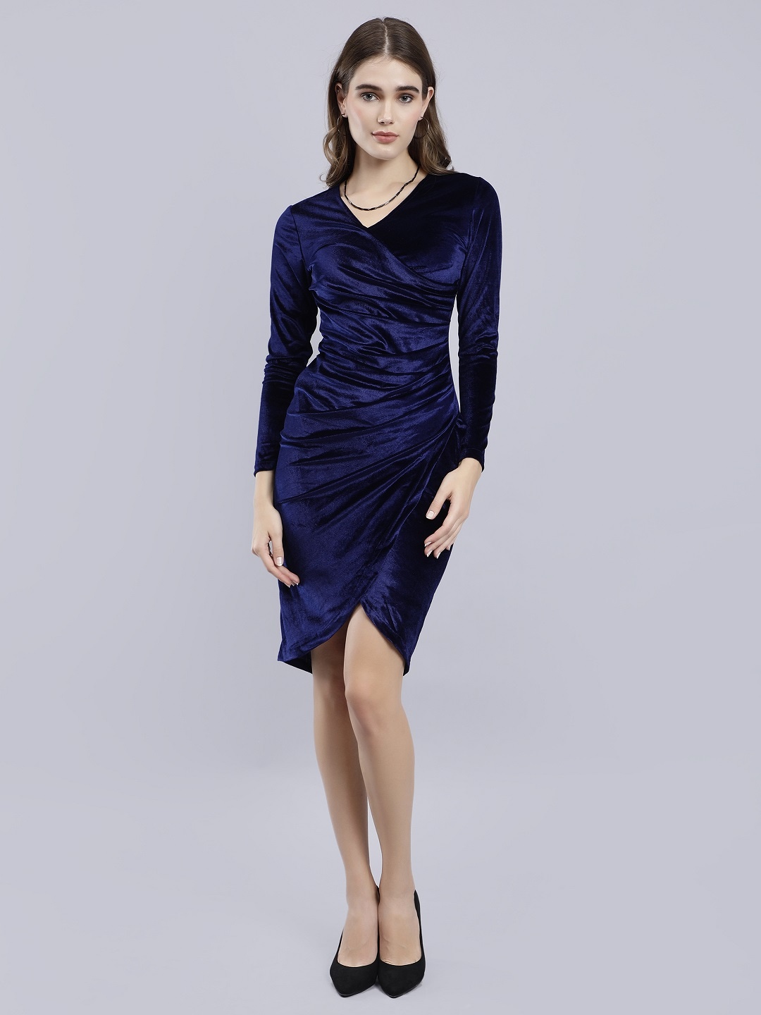 

ANVI Be Yourself Navy Blue V-Neck Gathered Velvet Tulip Wrap Dress