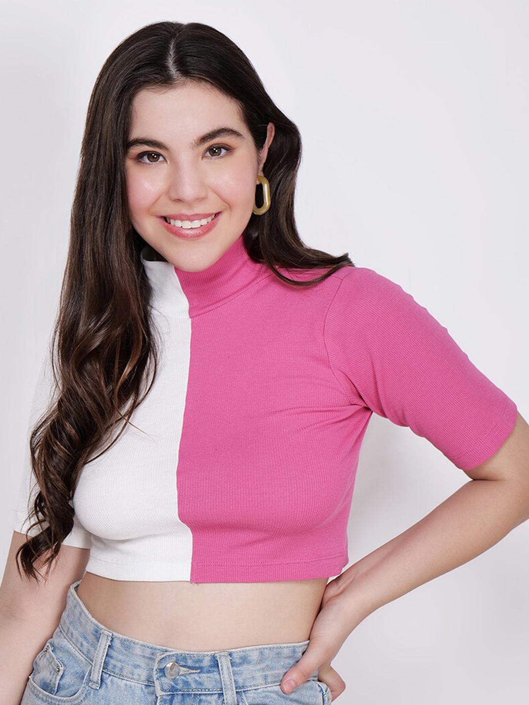 

CHARMGAL Colourblocked High Neck Crop Fitted Top, Pink