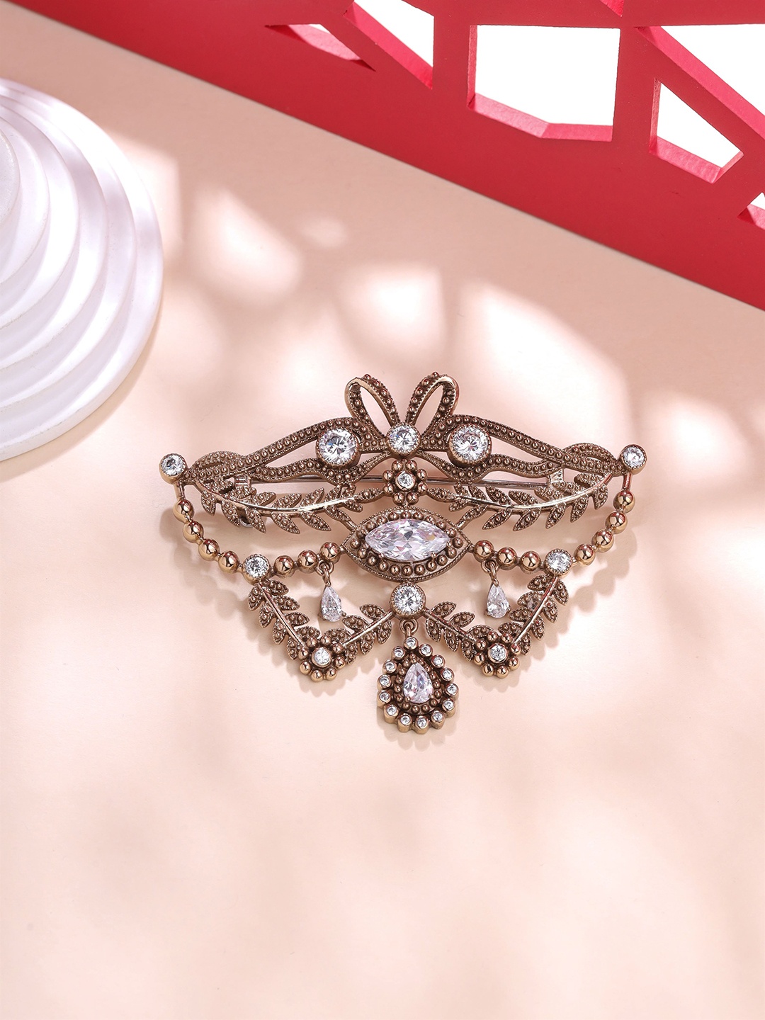 

COSA NOSTRAA Men Fleur Muse Stone Studded Charm Brooch, Gold