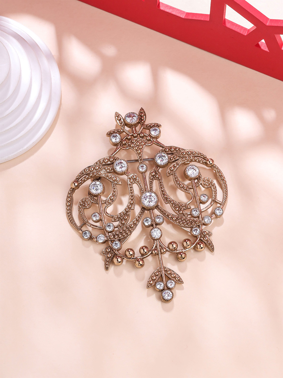 

COSA NOSTRAA Men Ornate Aura Brooch, Gold
