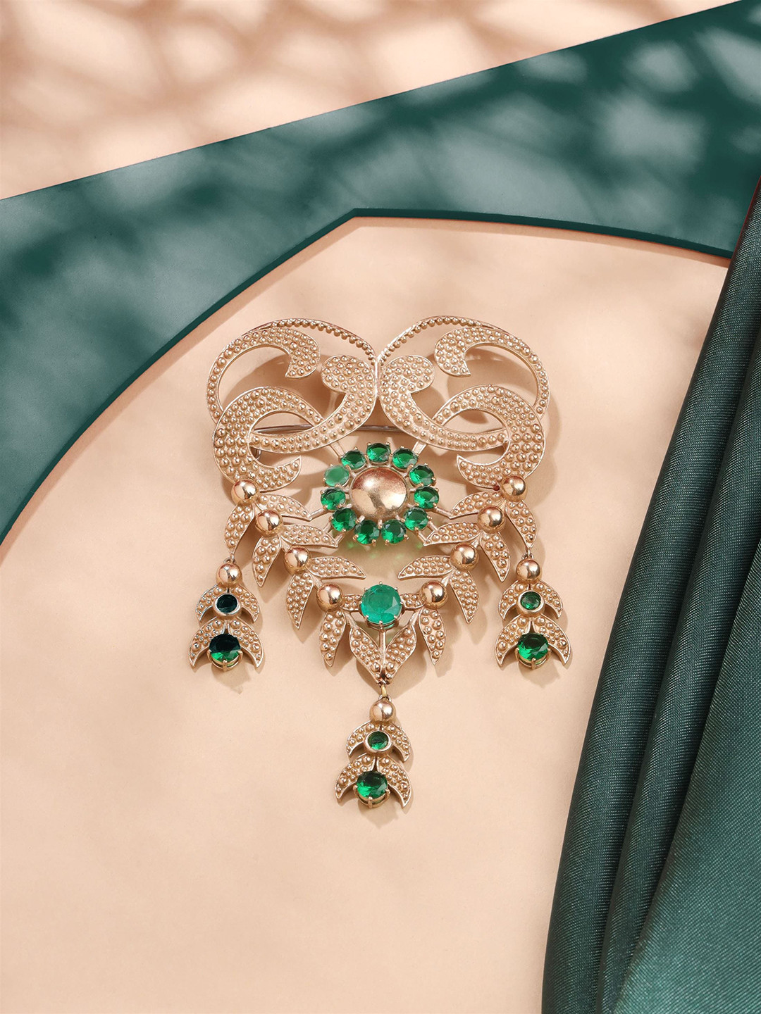 

COSA NOSTRAA Men Stone-Studded Elite Extravagance Brooch, Gold