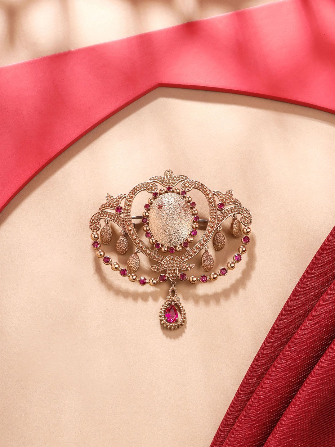 

COSA NOSTRAA Men Gold-Plated Dainty Delight Design Brooch