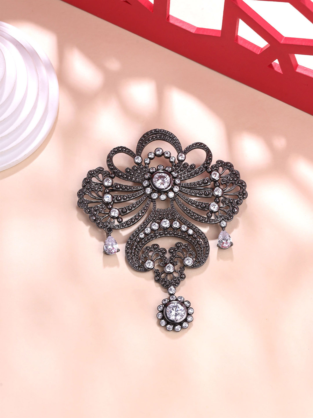 

COSA NOSTRAA Men Stone-Studded Amaze Allure Brooch, Grey