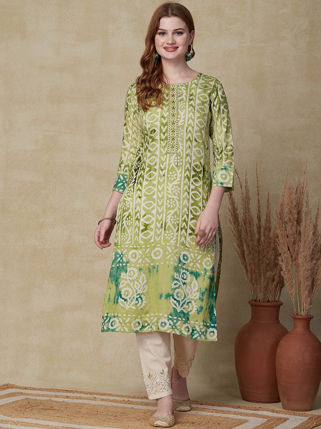 

FASHOR Green & White Floral Printed Straight Chanderi Cotton Kurta
