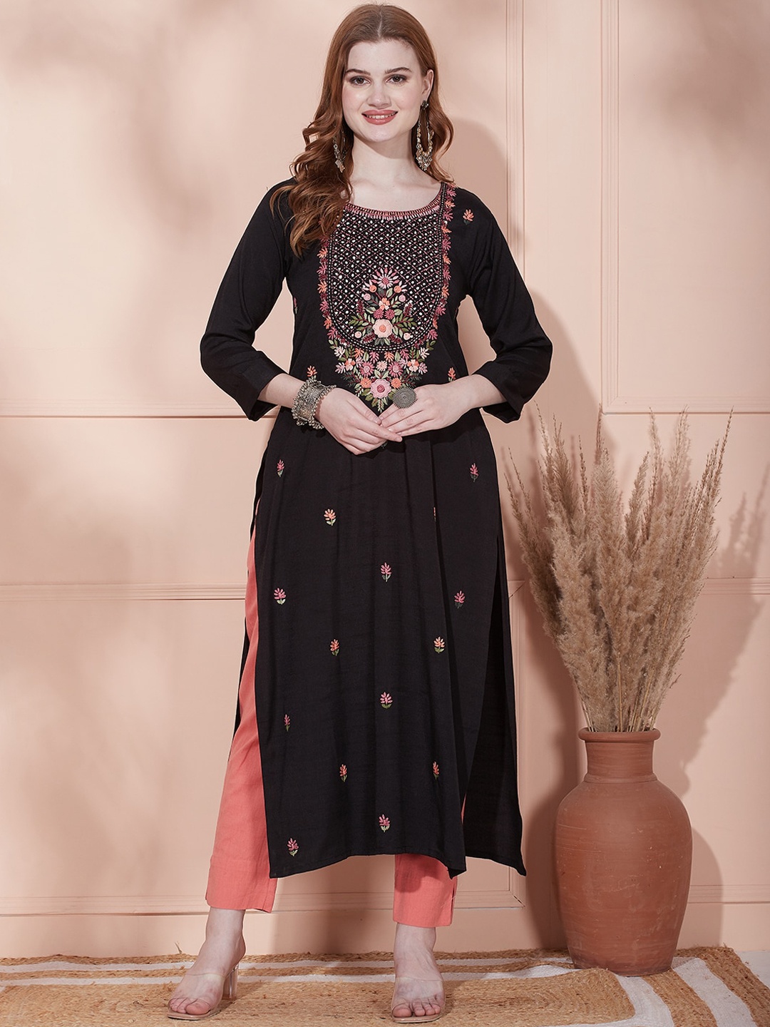 

FASHOR Black & Pink Floral Embroidered Straight Kurta