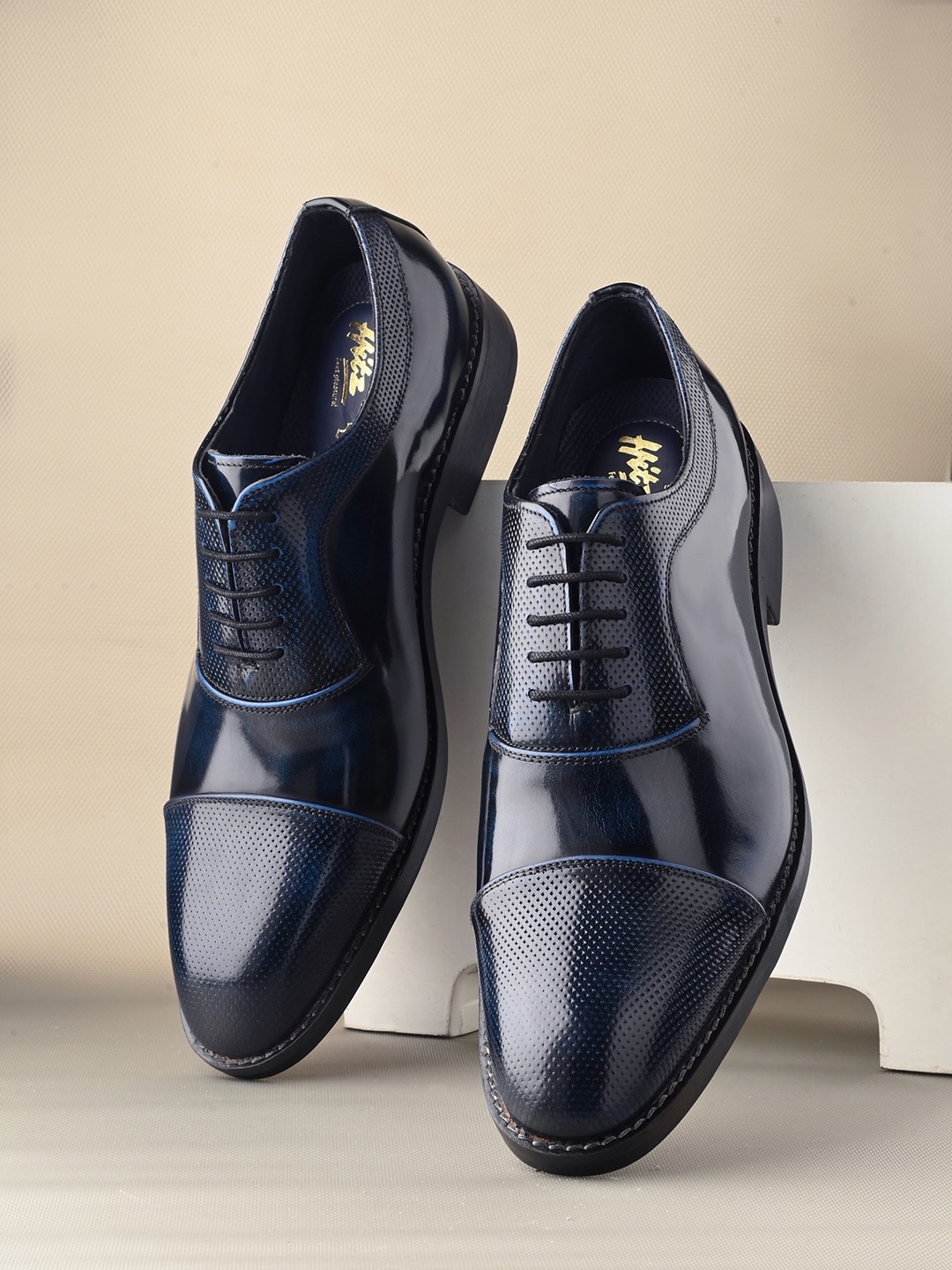 

Hitz Men Textured Leather Formal Derbys, Navy blue