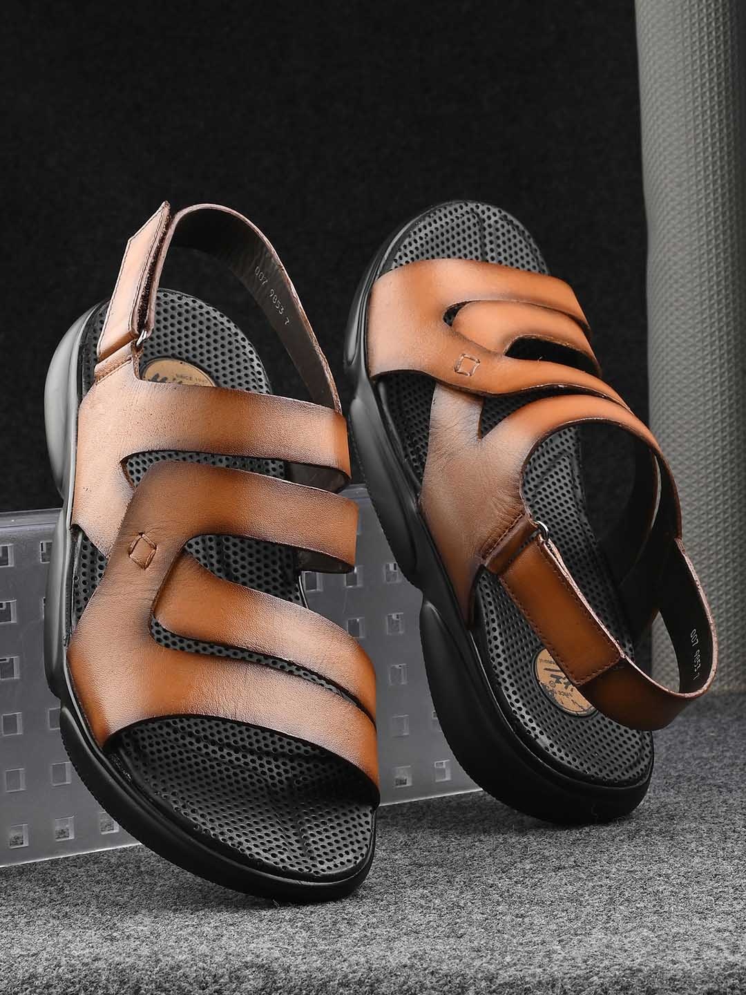 

Hitz Men Tan & Black Leather Comfort Sandals