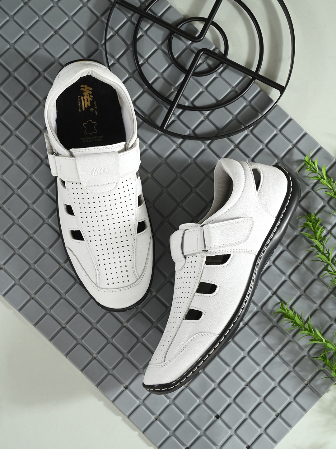 

Hitz Men White Leather Fisherman Sandals