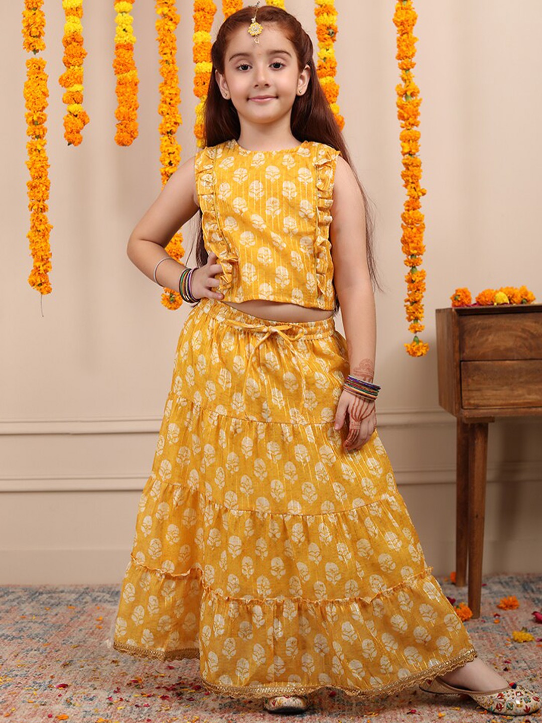 

Biglilpeople Girls Printed Ready to Wear Lehenga & Blouse, Yellow