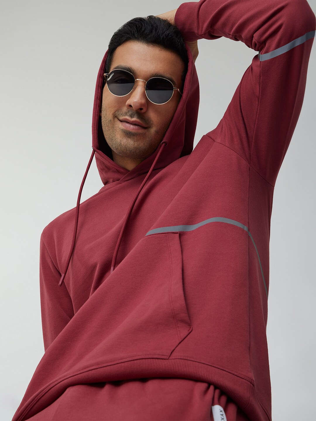 

XYXX Men Regular Fit Solid Crimson Red Hoodie