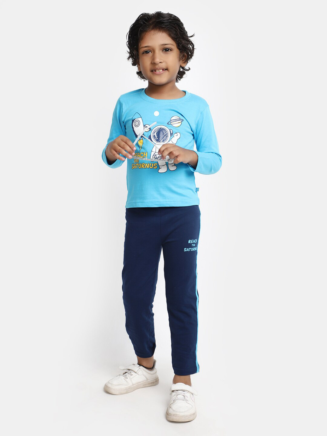 

V-Mart Boys Printed T-shirt With Trousers, Blue
