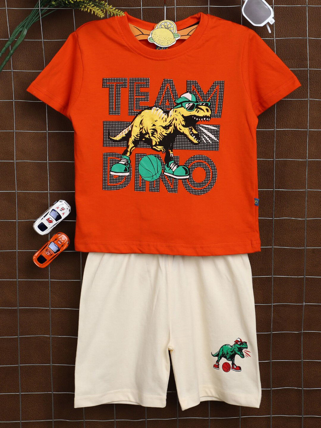 

V-Mart Kids Printed T-shirt With Shorts, Orange