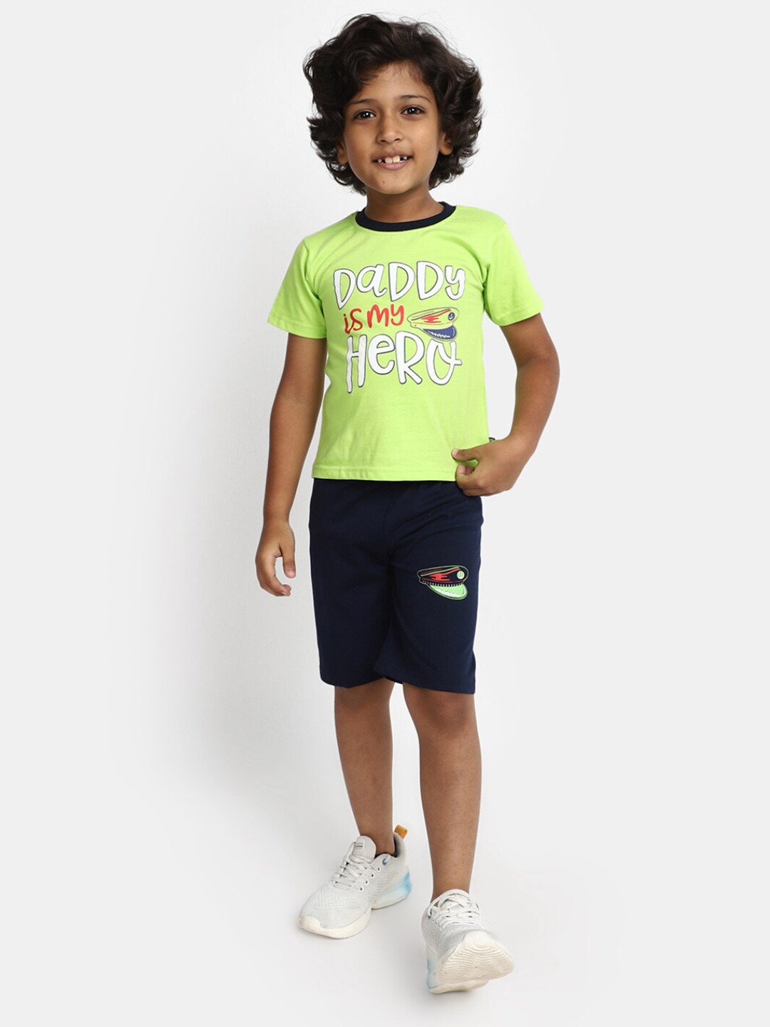 

V-Mart Kids Printed T-shirt With Shorts, Green