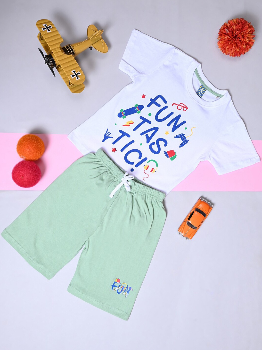 

V-Mart Kids Typography Printed T-shirt with Shorts, White