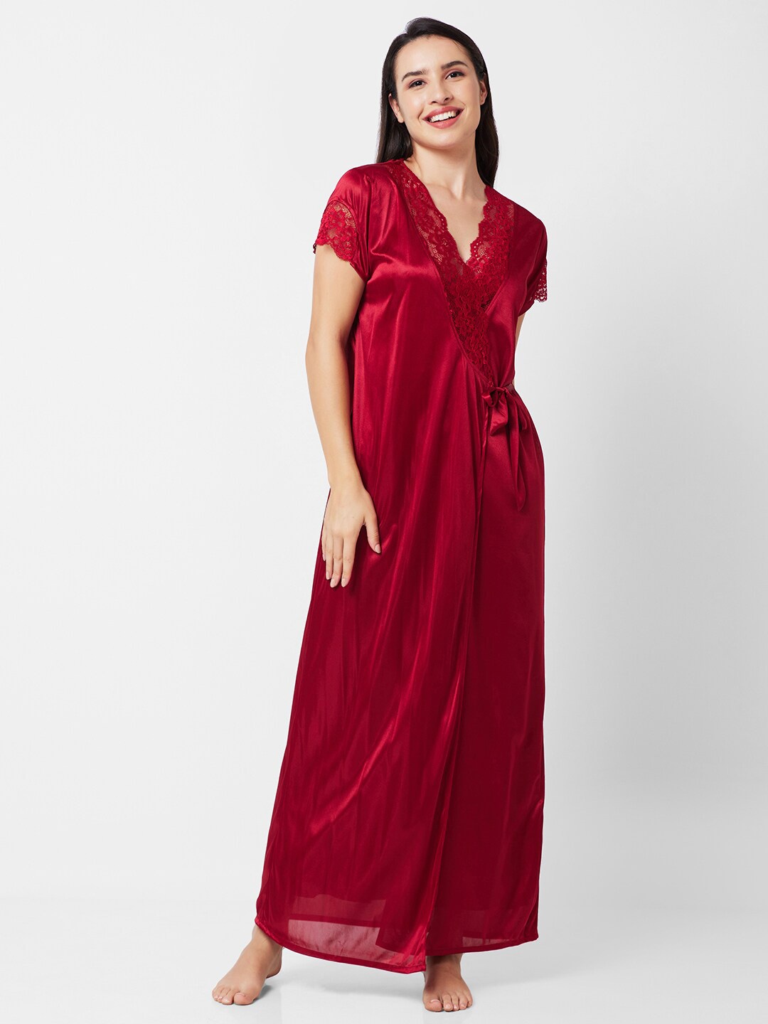 

FashionRack Shoulder Straps Satin Nightdress With Robe, Maroon